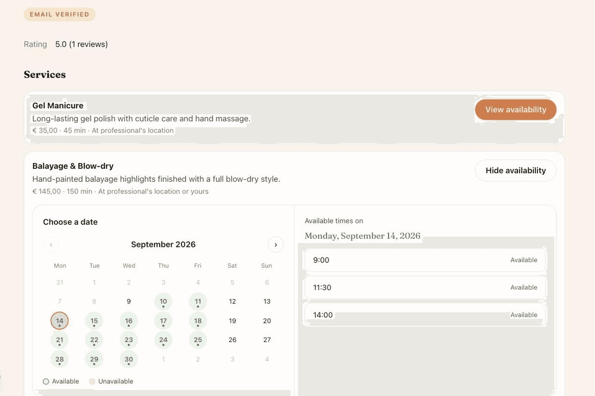 Screenshot of the Glowmi availability calendar, showing open dates and time slots for a service.