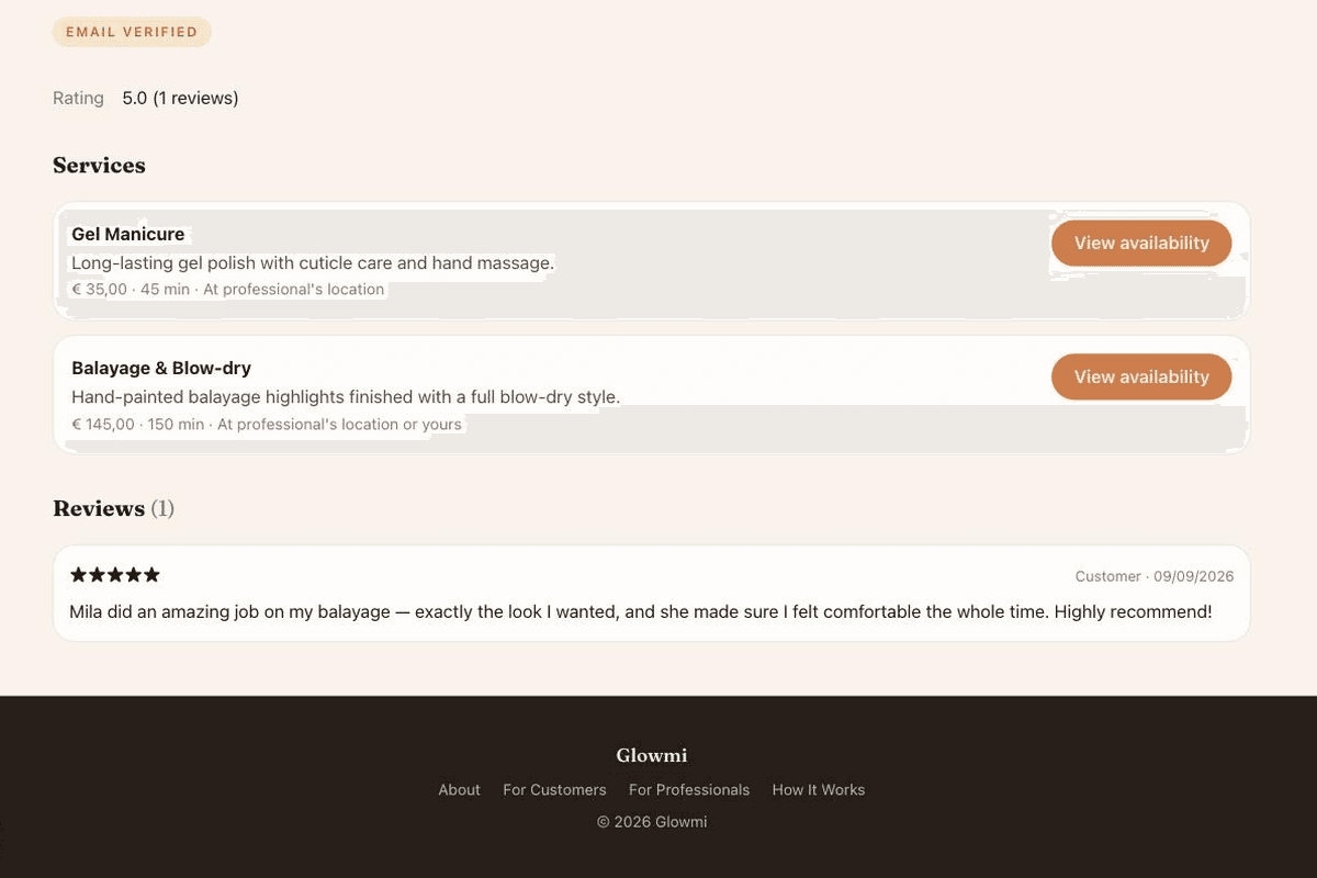 Screenshot of a customer review on Glowmi, showing a star rating and written feedback.